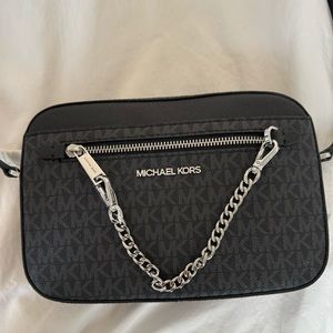 Authentic MICHAEL KORS JET SET LARGE ZIP CHAIN CROSSBODY BAG BLACK MK LOGO
